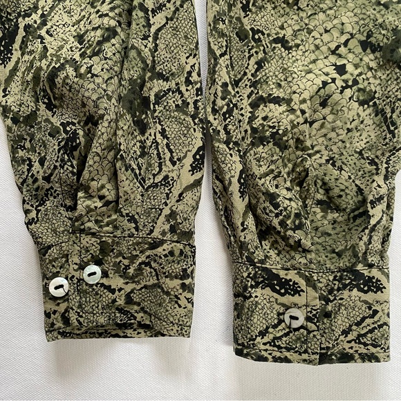 Worthington Silk Animal Print Vintage Buttoned Blouse M - Picture 6 of 10